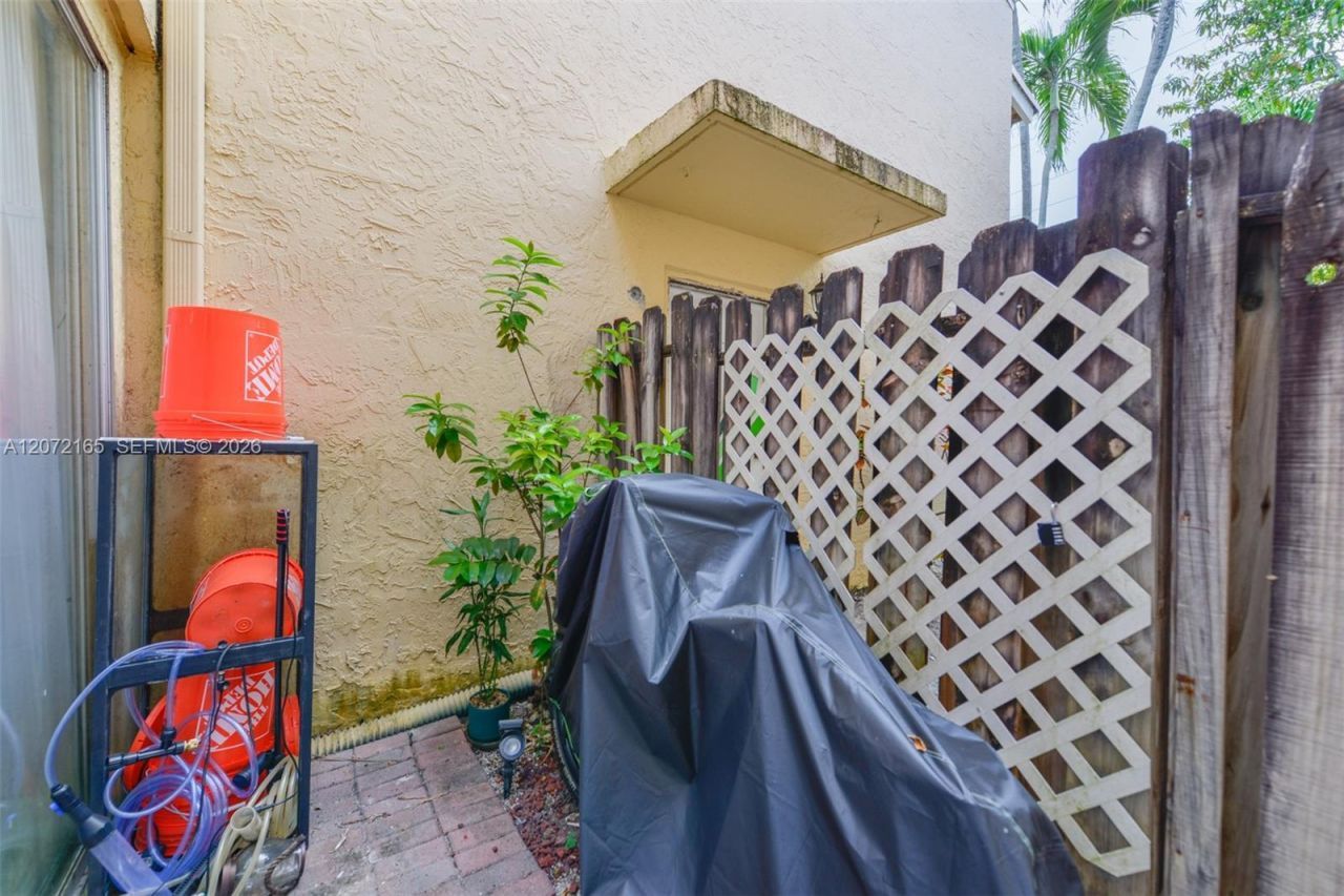 8923 NE 4th Ave Rd, Unit 8923, Miami Shores, FL 33138 Photo