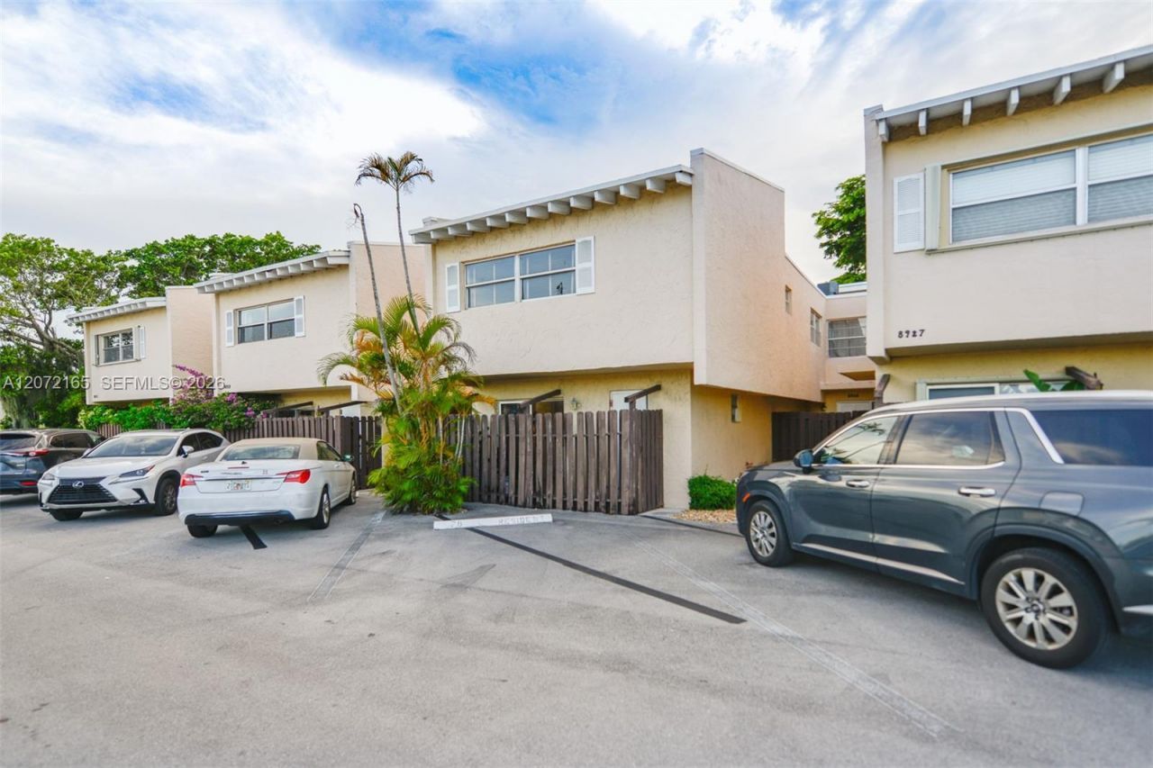 8923 NE 4th Ave Rd, Unit 8923, Miami Shores, FL 33138 Photo