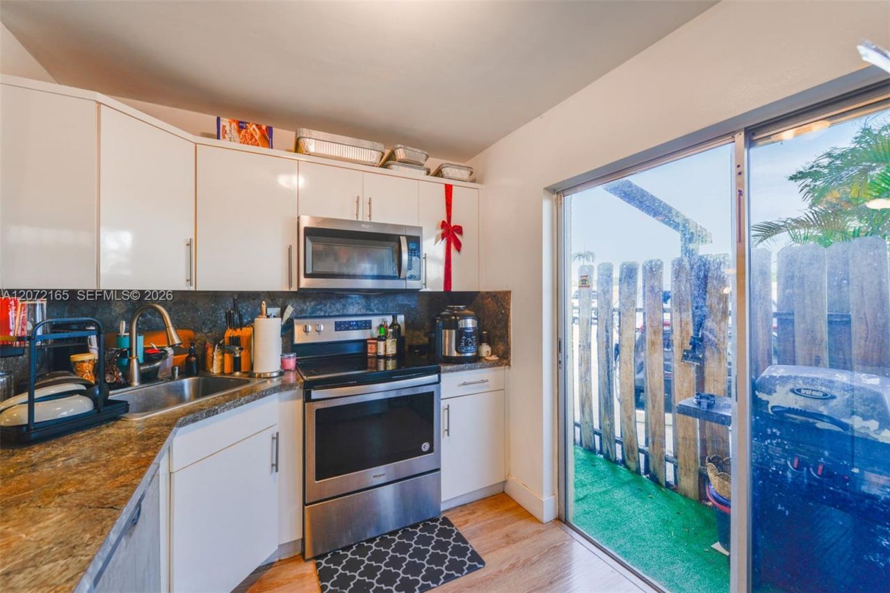 8923 NE 4th Ave Rd, Unit 8923, Miami Shores, FL 33138 Photo