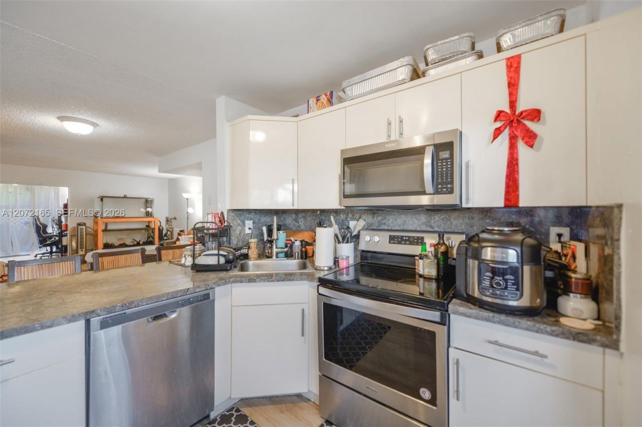 8923 NE 4th Ave Rd, Unit 8923, Miami Shores, FL 33138 Photo