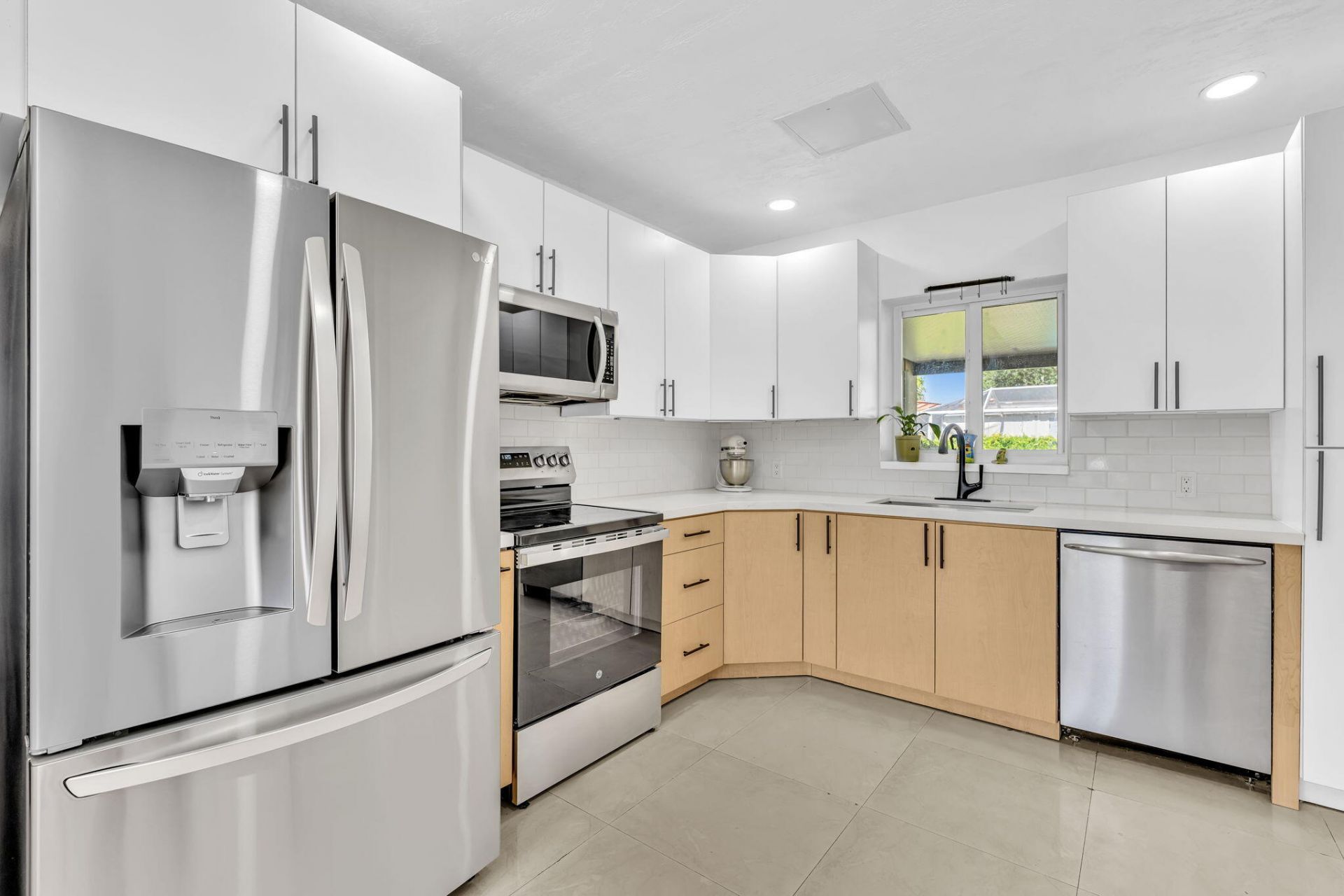 721 Fairway Drive, Plantation, FL 33317 Photo