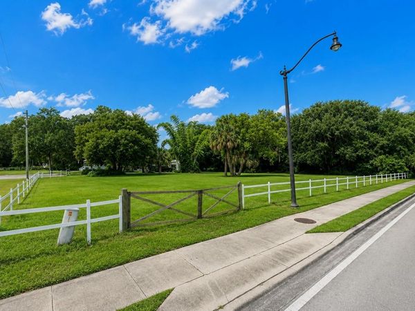 505 E LAKE STREET , KISSIMMEE, FL 34744