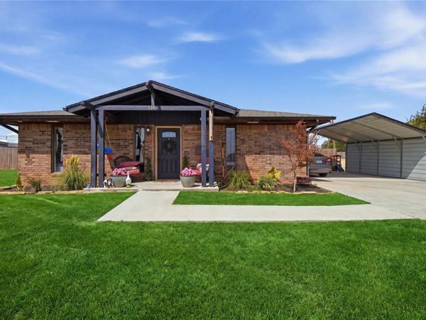 1206 N Market Street, Cordell, OK 73632