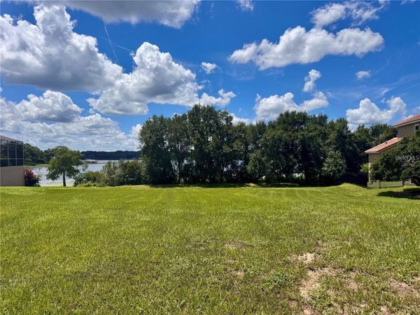 10642 CRESCENT LAKE COURT , CLERMONT, FL 34711