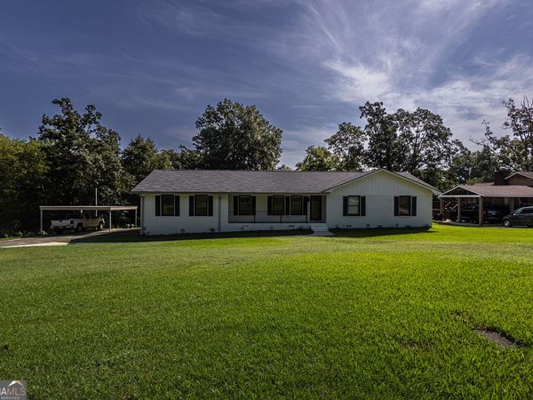 2197 N Jefferson Street NE, Milledgeville, GA 31061