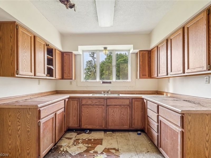 8741 Youngstown Pittsburgh Road, Poland, OH 44514 Photo 10