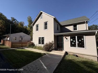 1272 Mountain Street, Rock Glen, PA 18246