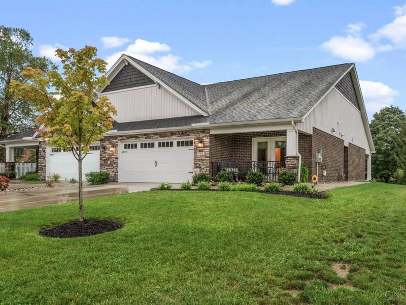 1904 Tipperary Drive, Middletown, OH 45042 Photo 2
