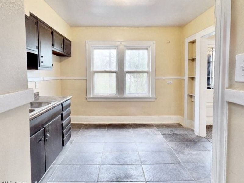 3045 E 130th Street , Unit 2/UP, Cleveland, OH 44120 Photo 5