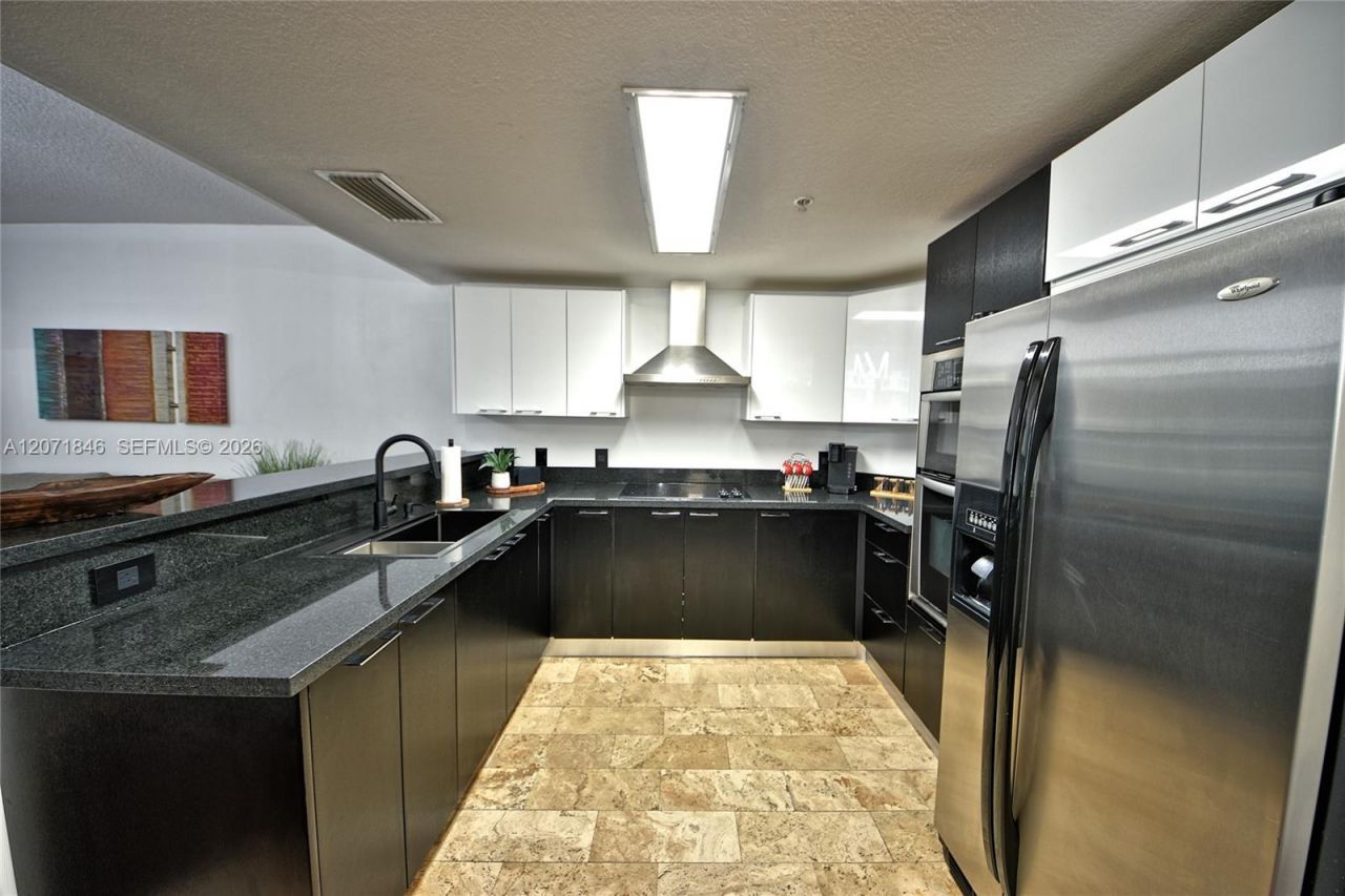 170 SE 14th St , Unit 2303, Miami, FL 33131 Photo