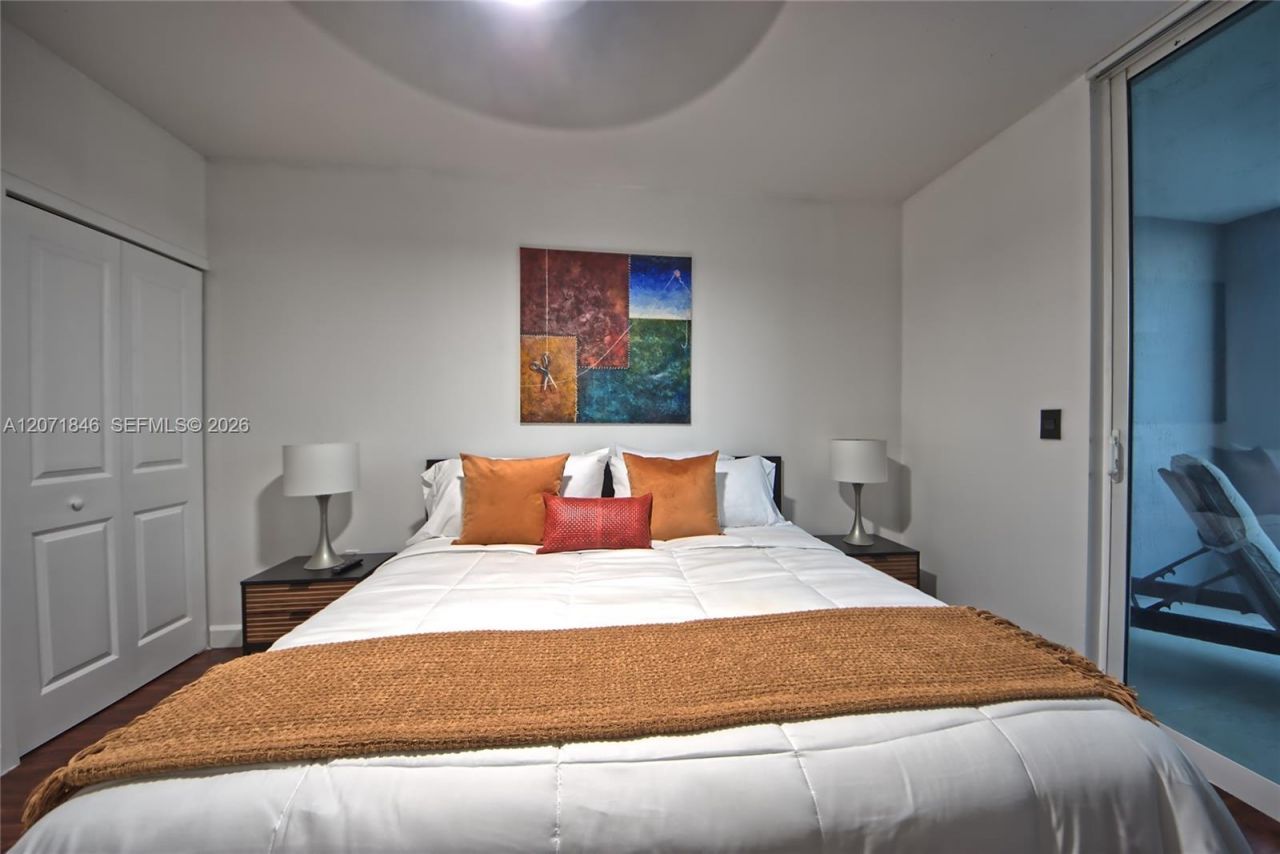 170 SE 14th St , Unit 2303, Miami, FL 33131 Photo