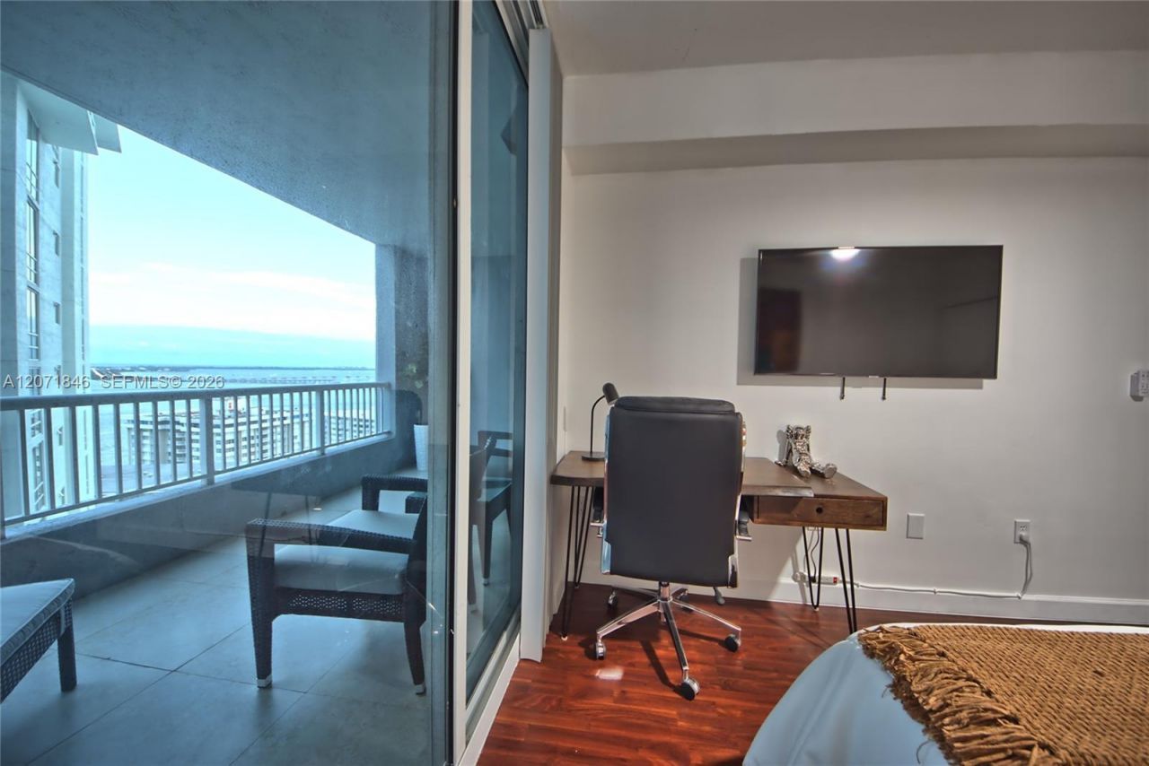 170 SE 14th St , Unit 2303, Miami, FL 33131 Photo