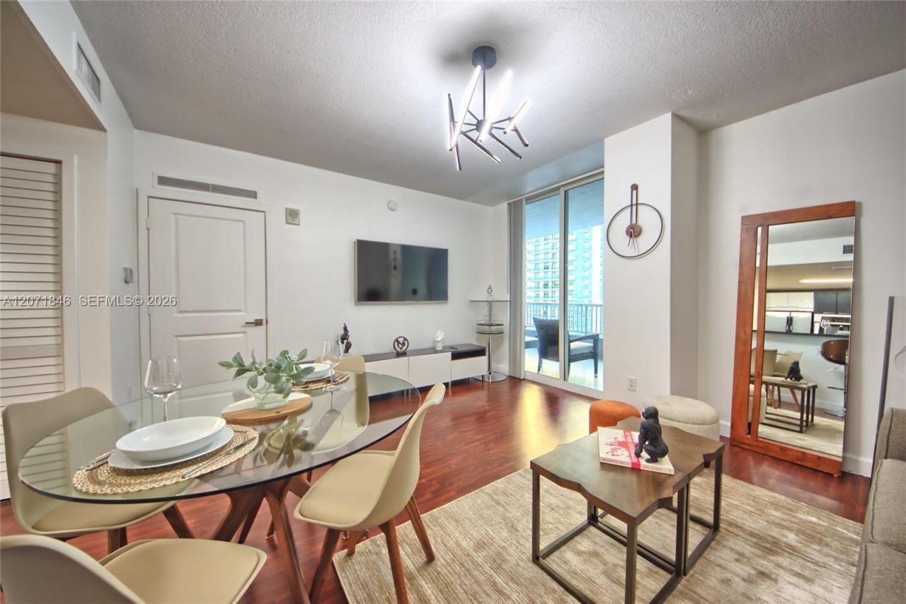 170 SE 14th St , Unit 2303, Miami, FL 33131 Photo