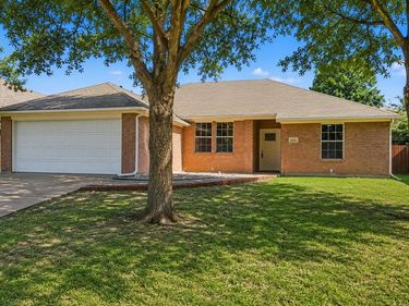 5424 Appalachian Way, Fort Worth, TX 76123