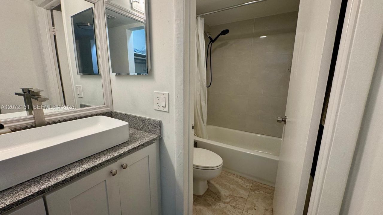 3390 Foxcroft Rd , Unit C305, Miramar, FL 33025 Photo