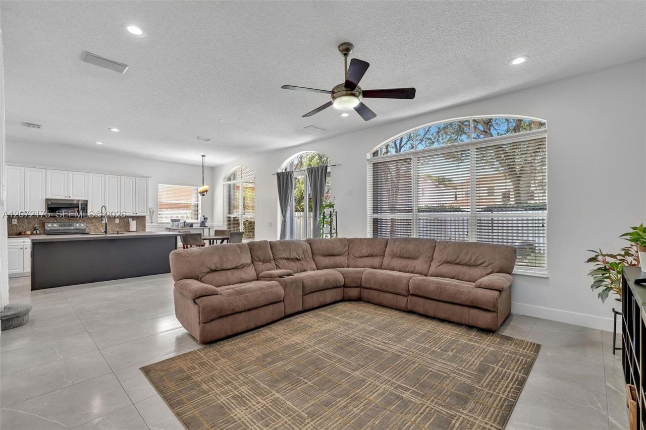 7654 NW 21st Dr , Pembroke Pines, FL 33024 Photo