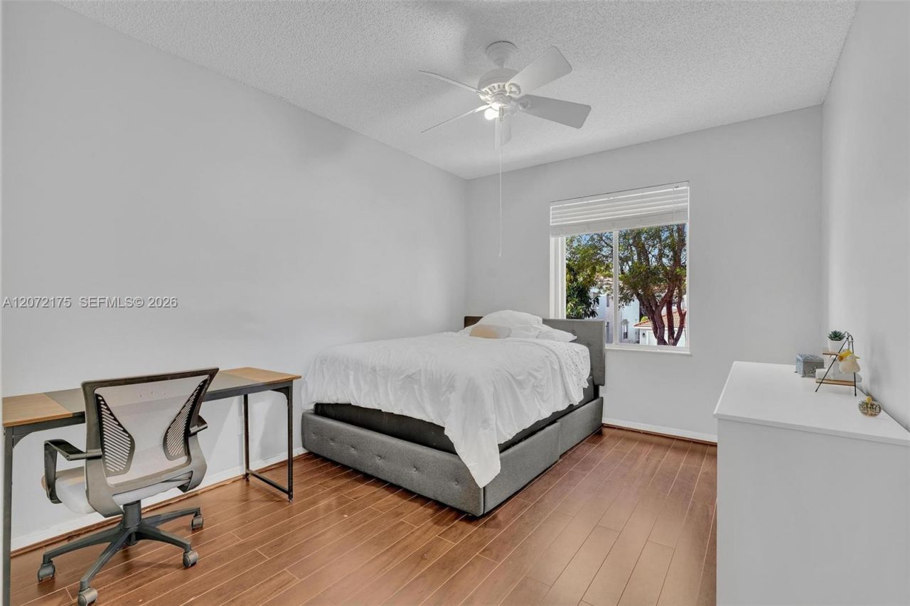 7654 NW 21st Dr , Pembroke Pines, FL 33024 Photo