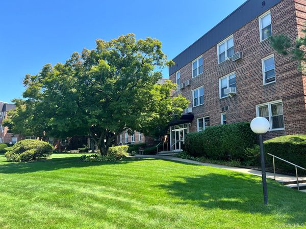 530 Dubois Avenue , Unit 6A, Valley Stream, NY 11581