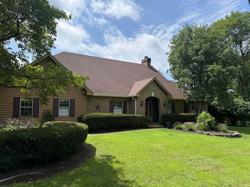 1342 Pinecrest Drive NE, Lancaster, OH 43130 Photo 2