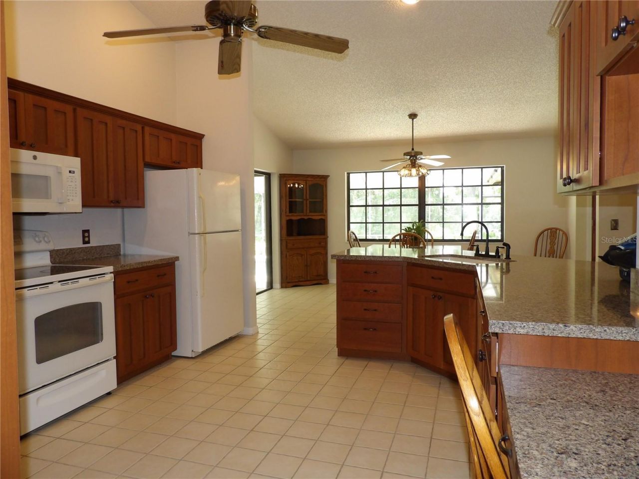 6282 Forestwood Drive E, Lakeland, FL 33811 Photo
