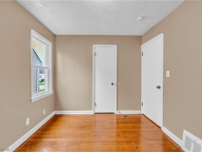 15901 Edgewood Avenue, Cleveland, OH 44137 Photo 15