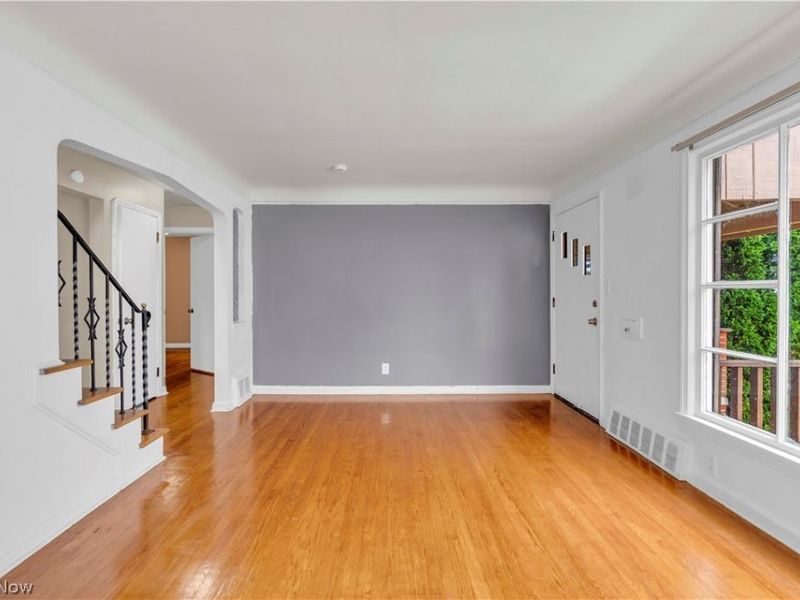 15901 Edgewood Avenue, Cleveland, OH 44137 Photo 3