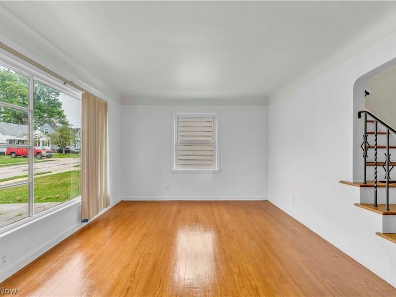 15901 Edgewood Avenue, Cleveland, OH 44137 Photo 4
