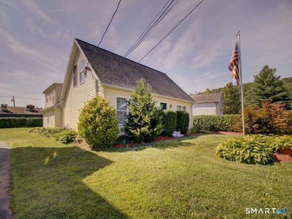 6 Mettler, Woodbridge, CT 06525