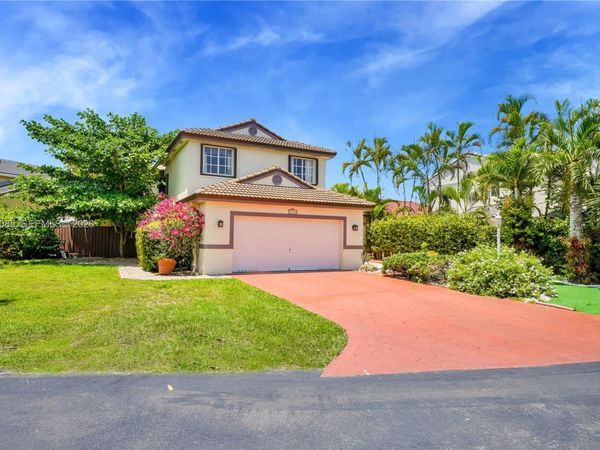 15905 SW 83rd Ter , Miami, FL 33193