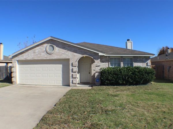 856 Mccully Street, White Settlement, TX 76108