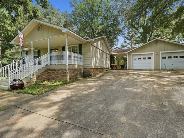 6432 THORNTON Ln, Bessemer, AL 35020