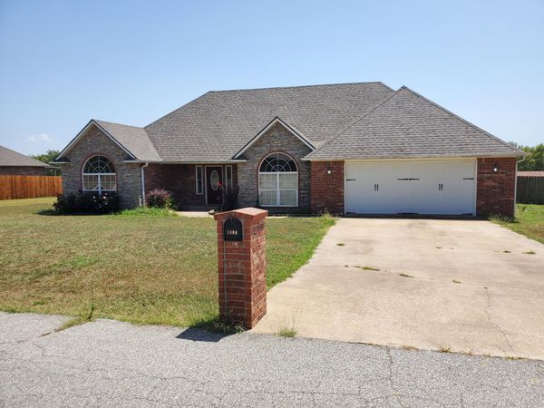 1804 Estates Drive , Grove, OK 74344