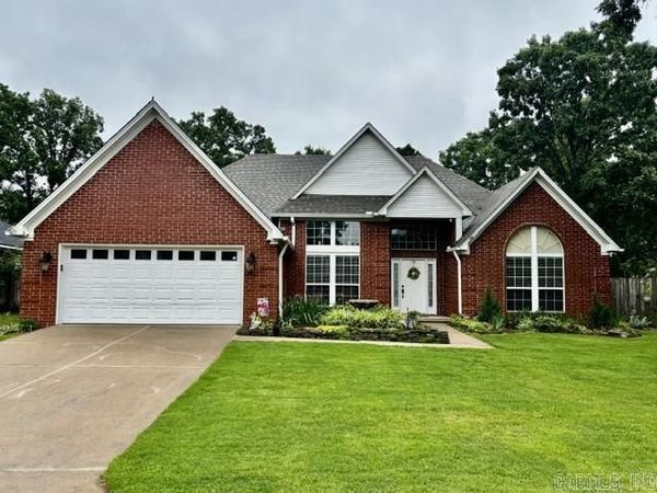 6 Sugarloaf Loop, Maumelle, AR 72113