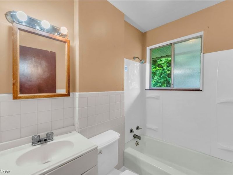 1143 Santee Avenue, Unit 2/1143, Akron, OH 44306 Photo 10