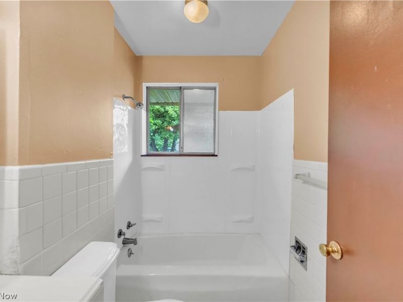 1143 Santee Avenue, Unit 2/1143, Akron, OH 44306 Photo 11