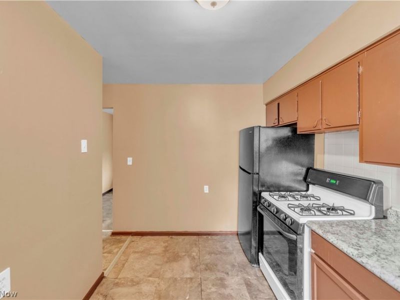 1143 Santee Avenue, Unit 2/1143, Akron, OH 44306 Photo 6