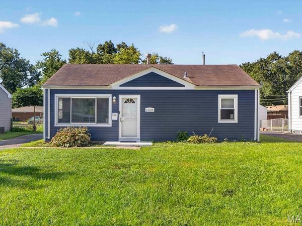 11224 Saint Clement Lane, St Ann, MO 63074
