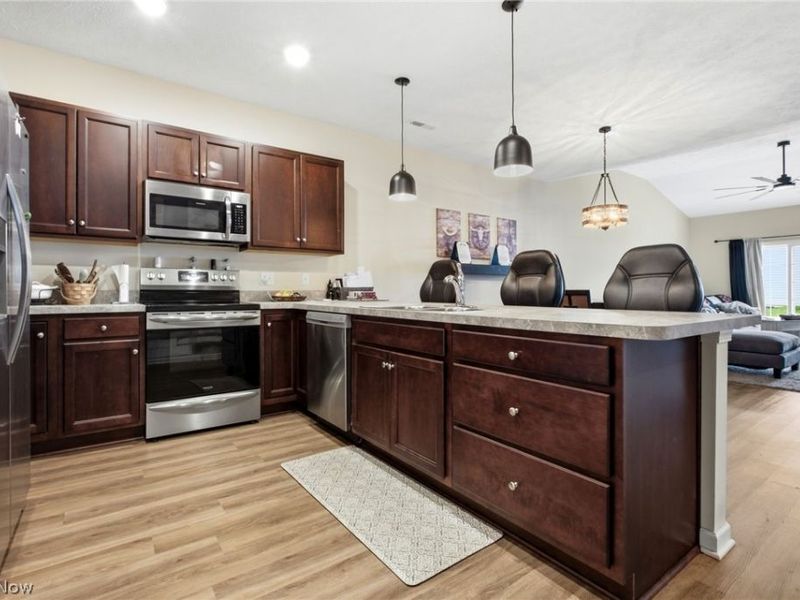 235 Silver Spring Circle, Elyria, OH 44035 Photo 3