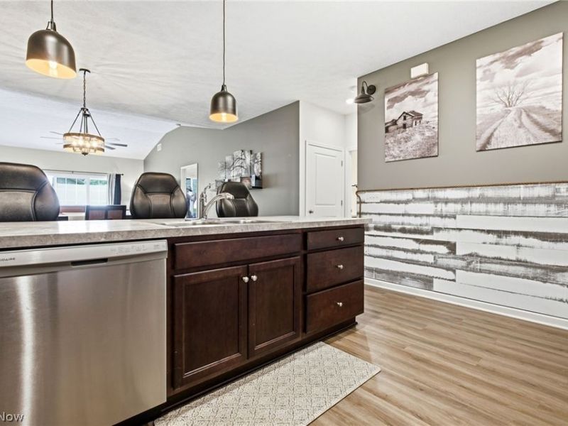 235 Silver Spring Circle, Elyria, OH 44035 Photo 6