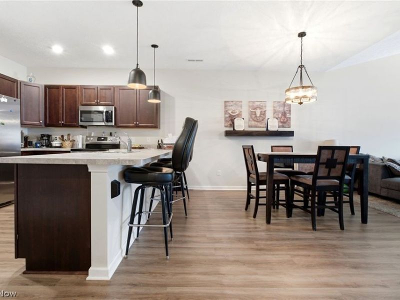 235 Silver Spring Circle, Elyria, OH 44035 Photo 7