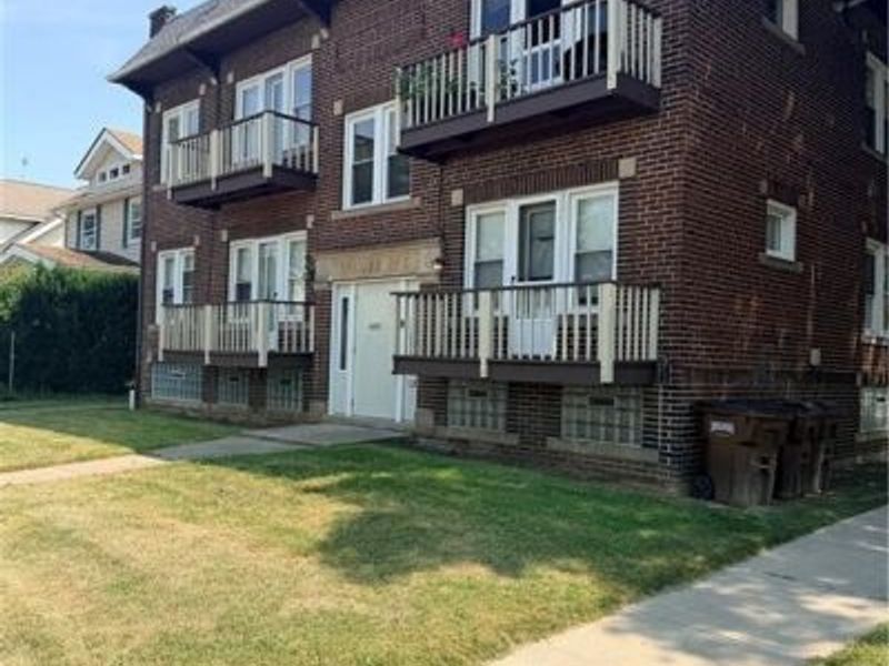 10917 Bernard Avenue, Cleveland, OH 44111 Photo 3