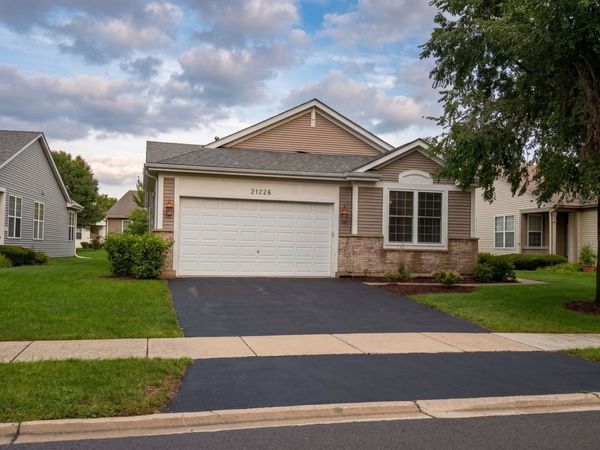 21226 Lily Lake Lane , Crest Hill, IL 60403