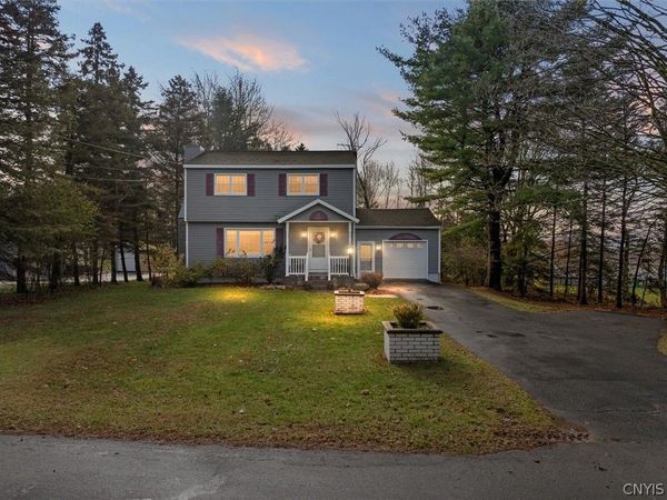 9986 Clearview , Marcy, NY 13403
