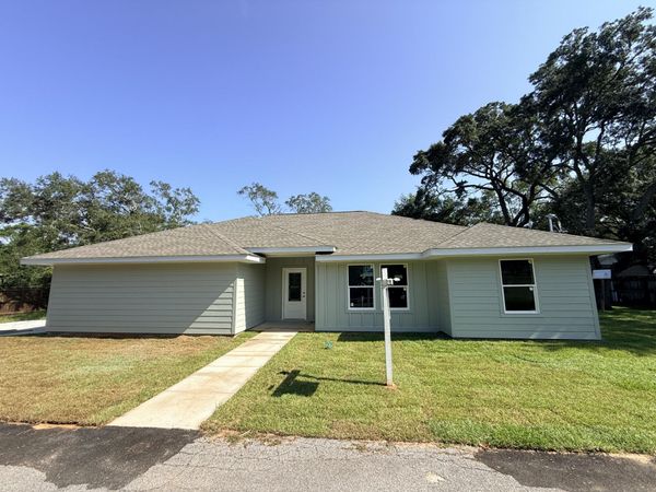 4728 Bay Breeze Drive, Gulf Breeze, FL 32563