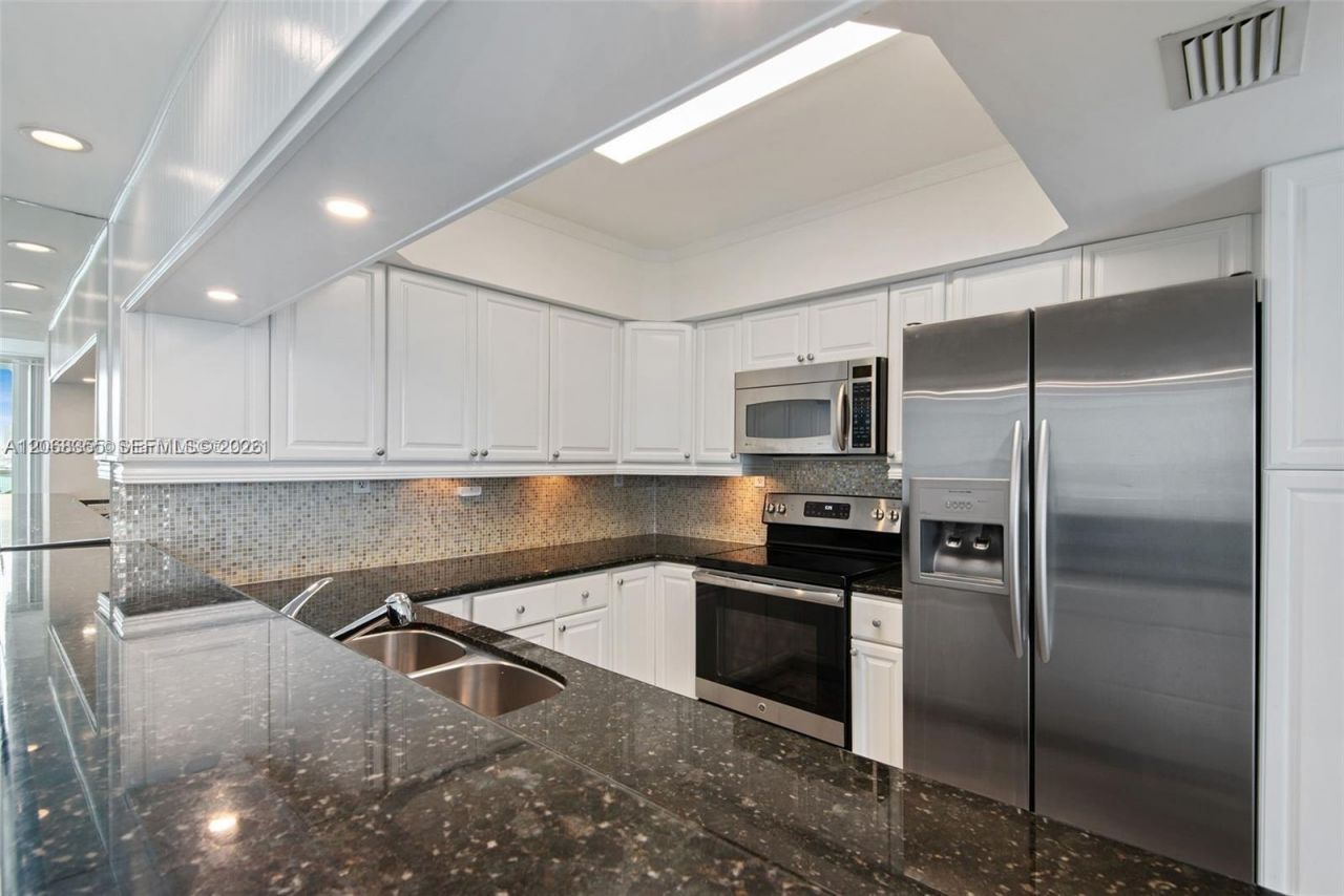 650 West Ave , Unit 2307, Miami Beach, FL 33139 Photo