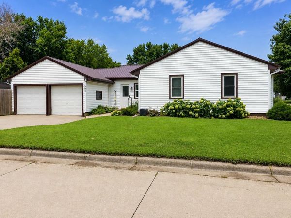 503 S Willow Street, Paullina, IA 51046