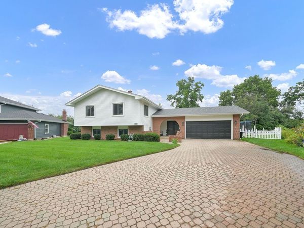 1441 Holland Place, Downers Grove, IL 60515