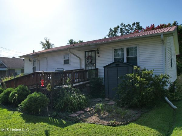 25 S Center Street, Potts Camp, MS 38659