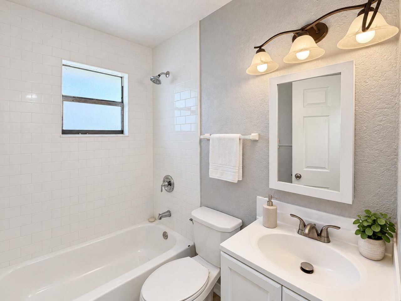 1565 W 28th Street, Unit REAR, West Palm Beach, FL 33404 Photo