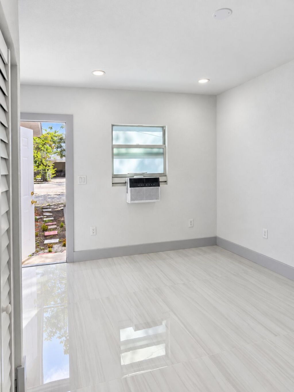 405 N E Street, Lake Worth, FL 33460 Photo